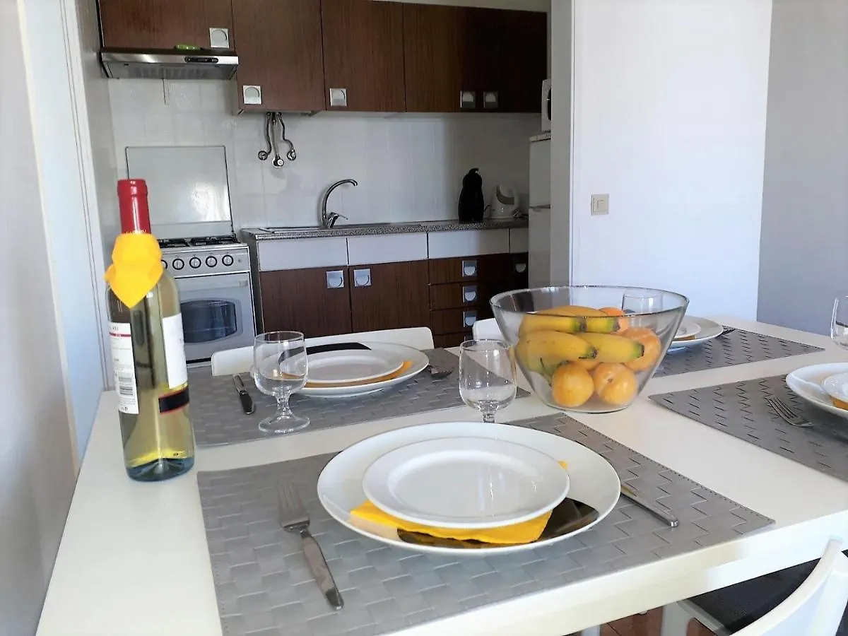 Torre 6- Vista Cidade, Aconchegante, 80Mt Praia, Wifi Quarteira 0*,  Portugal